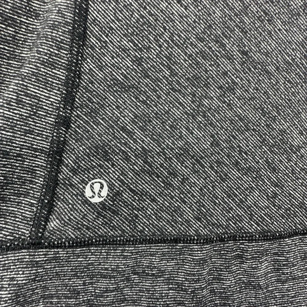 Lululemon Swiftly Tech Long‎ Sleeve Crew Gray Space Dye Size 8